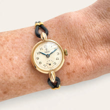 Load image into Gallery viewer, Vintage Tudor 9ct Yellow Gold Ladies Mechanical Watch with Cream Dial