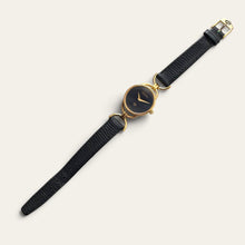 Load image into Gallery viewer, Vintage Gucci 6000L Black Dial Gold-Plated Quartz Ladies Watch & Box