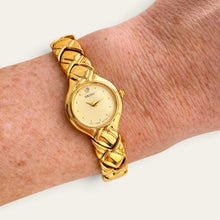 Load image into Gallery viewer, Vintage Seiko Gold-Plated Ladies Quartz Watch Champagne Dial Bracelet