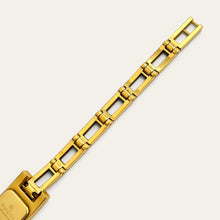 Load image into Gallery viewer, Vintage Gucci 3900L Ladies Quartz Watch Gold Guilloche Dial