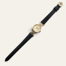Load image into Gallery viewer, Vintage Gucci 6000L Mother of Pearl Dial Gold-Plated Quartz Ladies Watch