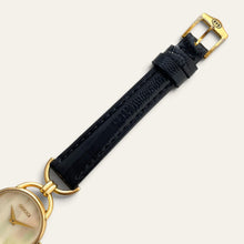 Load image into Gallery viewer, Vintage Gucci 6000L Mother of Pearl Dial Gold-Plated Quartz Ladies Watch