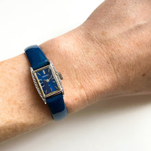 Load image into Gallery viewer, 1972 Silver-Tone Seiko Mechanical Watch with Blue Dial and Strap