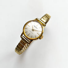 Load image into Gallery viewer, 1967 Gold-Tone Seiko Mechanical Watch with Silver Dial and Expanding Bracelet