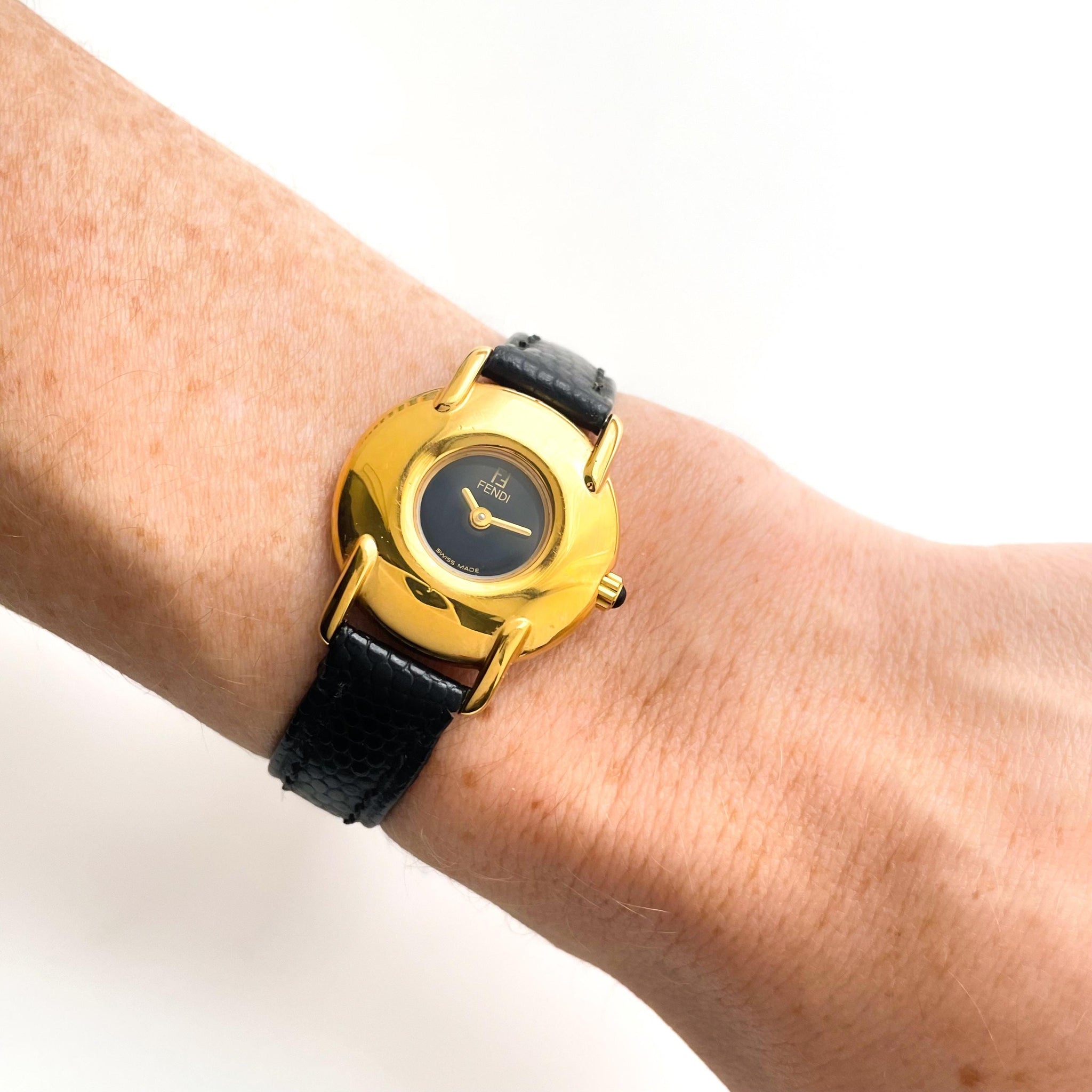 Vintage 90s Gold-Plated Fendi Quartz Watch with Black Dial Ladies main image 2