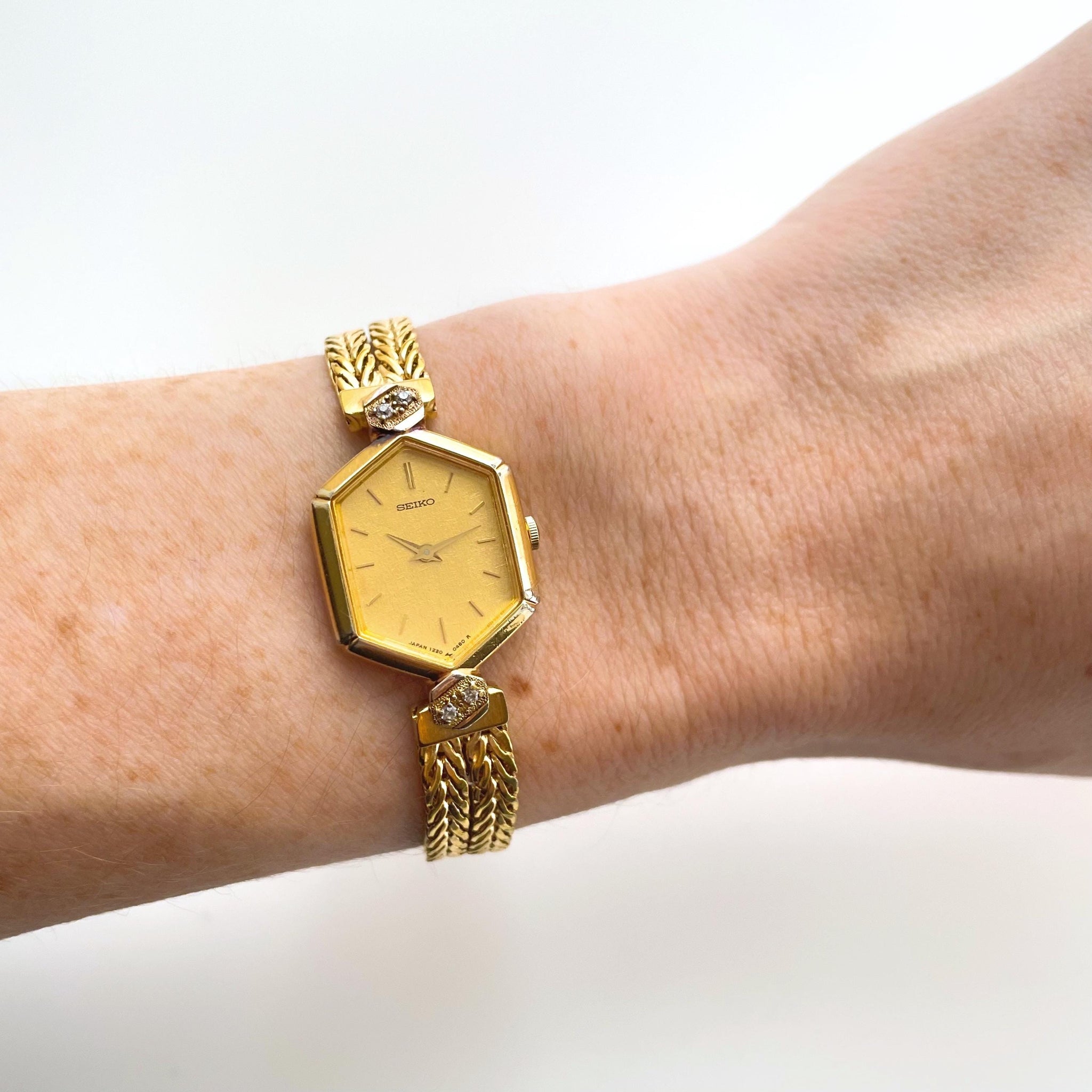 Vintage 80’S Seiko Gold Tone women Watch Bracelet Vintage Seiko Lassale, gold-plated with faceted crystal and  main image 2