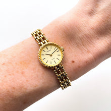 Load image into Gallery viewer, Vintage Ladies&#39; Pulsar (by Seiko) Quartz Watch with Gold-Plated Bracelet and Round Dial
