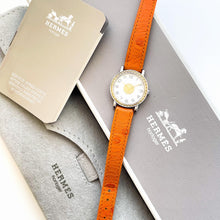 Load image into Gallery viewer, Vintage 1993 Two-Tone Herm√®s Sellier Ladies&#39; Quartz Watch with Round White Dial and Light Brown Leather Strap
