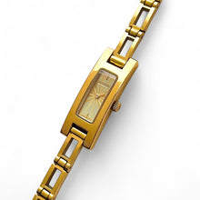 Load image into Gallery viewer, Vintage Ladies&#39; 90s Gucci 3900L Quartz Watch with Textured Rectangular Gold Dial
