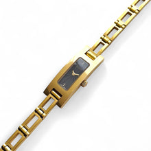 Load image into Gallery viewer, Vintage Ladies&#39; 90s Gucci 3900L Quartz Watch with Rectangular Black Dial
