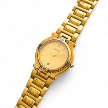 Load image into Gallery viewer, Vintage Gold-Plated Gucci 9200L Quartz Watch with Round Dial and Date Window
