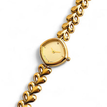 Load image into Gallery viewer, Dainty Ladies&#39; Gold-Plated Quartz Watch with Heart Pattern Bracelet
