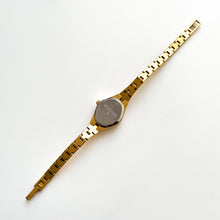 Load image into Gallery viewer, Vintage Sekonda Gold-Tone Quartz Watch with Heart Shaped Dial
