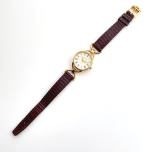 Load image into Gallery viewer, 90s Gold-Plated Gucci 6000.2.L Quartz Watch with Burgundy Leather Strap
