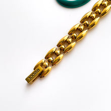 Load image into Gallery viewer, Gucci 11/12.2 – Boxed Quartz Watch with Interchangeable Bezels
