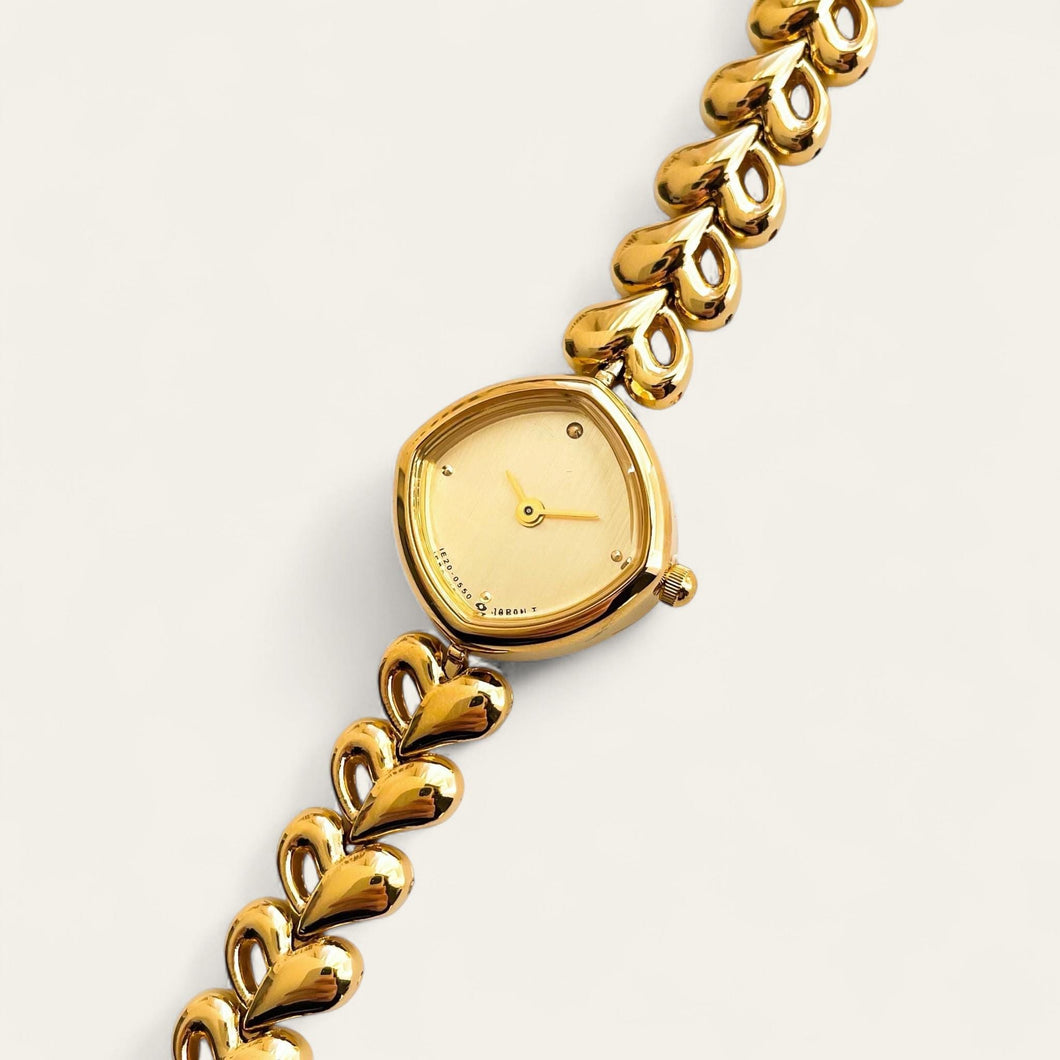 Dainty Ladies’ Quartz Watch – Gold-Plated with Heart Bracelet