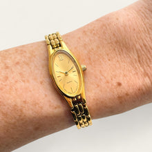 Load image into Gallery viewer, Dainty Retro Ladies&#39; Gold-Plated Quartz Watch with Oval Dial
