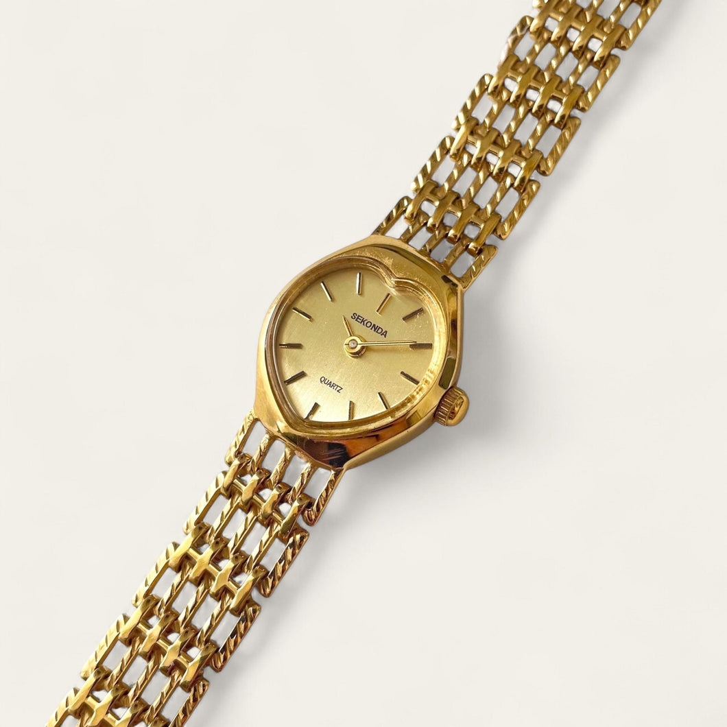 Sekonda Ladies’ Quartz Watch – Heart-Shaped with Bar Gate Bracelet