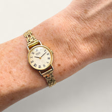 Load image into Gallery viewer, Vintage 80s Gold-Plated Ladies&#39; Seiko Quartz Watch - Round Dial
