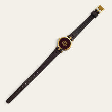 Load image into Gallery viewer, Vintage 80s Ladies&#39; Gucci Stack Quartz Watch - Cream Dial, Brown Leather
