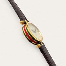 Load image into Gallery viewer, Vintage 80s Ladies&#39; Gucci Stack Quartz Watch - Cream Dial, Brown Leather
