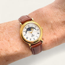 Load image into Gallery viewer, 90s Vintage Ladies&#39; Lorus Sun &amp; Moon Quartz Watch - Brown Leather
