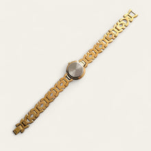 Load image into Gallery viewer, Vintage Ladies&#39; Gold-Plated Accurist Quartz Watch - Beige Round Dial
