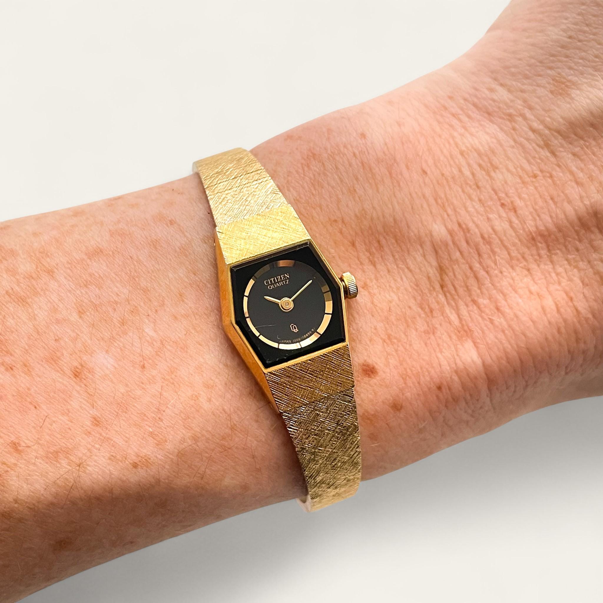 Elegant Vintage Citizen Quartz 14K Gold Plated Black Dial Bracelet Watch. Vintage Gold-Plated Ladies main image 4