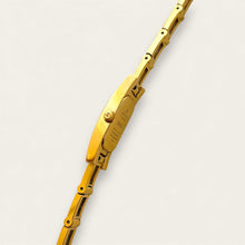 Load image into Gallery viewer, Vintage Ladies&#39; 00s Gucci 3900L Quartz Watch - Black Dial - Boxed
