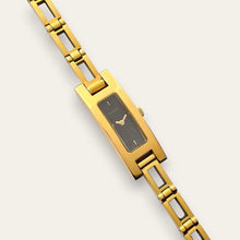 Load image into Gallery viewer, Vintage Ladies&#39; 00s Gucci 3900L Quartz Watch - Black Dial - Boxed
