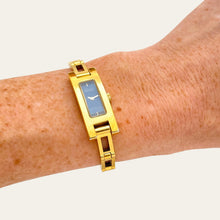 Load image into Gallery viewer, Vintage Ladies&#39; 00s Gucci 3900L Quartz Watch - Black Dial - Boxed
