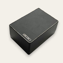 Load image into Gallery viewer, Vintage 90s Gold-Plated Ladies&#39; Seiko Quartz Watch - Round Dial
