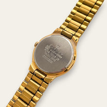 Load image into Gallery viewer, Vintage 90s Gold-Plated Ladies&#39; Seiko Quartz Watch - Round Dial
