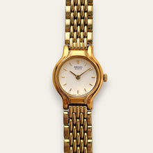 Load image into Gallery viewer, Vintage 90s Gold-Plated Ladies&#39; Seiko Quartz Watch - Round Dial
