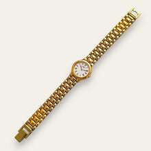 Load image into Gallery viewer, Vintage 90s Gold-Plated Ladies&#39; Seiko Quartz Watch - Round Dial

