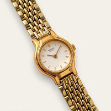 Load image into Gallery viewer, Vintage 90s Gold-Plated Ladies&#39; Seiko Quartz Watch - Round Dial
