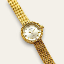 Load image into Gallery viewer, Finchley Ladies’ Quartz Watch – Retro 24k Gold-Plated with Mesh Bracelet

