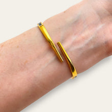 Load image into Gallery viewer, Vintage André Mouche Peek-a-Boo Watch: Black Floral Bangle Bracelet
