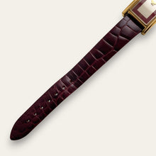 Load image into Gallery viewer, Vintage 1990s Gucci 2600M Quartz Watch - Rectangular Tank-Style Dial
