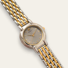 Load image into Gallery viewer, Vintage Ladies' Two-Tone Seiko Quartz Watch - Round Dial
