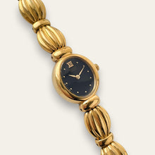 Load image into Gallery viewer, Vintage Ladies' Gold-Plated Seiko Quartz Watch - Oval Dial
