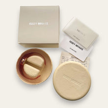 Load image into Gallery viewer, Issey Miyake "O" Watch - Sakura Color - Unisex Quartz Bangle
