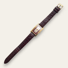 Load image into Gallery viewer, Vintage 1990s Gucci 2600M Quartz Watch - Rectangular Tank-Style Dial
