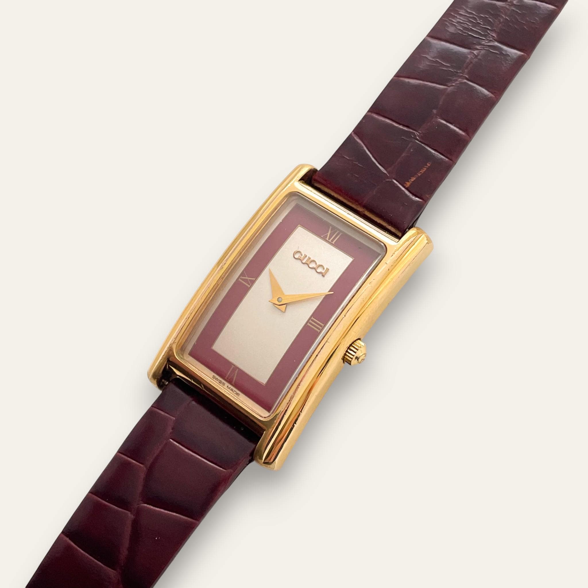 Vintage 1990s Gucci 2600M Quartz Watch - Rectangular Tank-Style