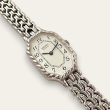 Load image into Gallery viewer, Rare 90s Ladies' Silver-Tone Seiko Quartz Watch - Intricate Bracelet
