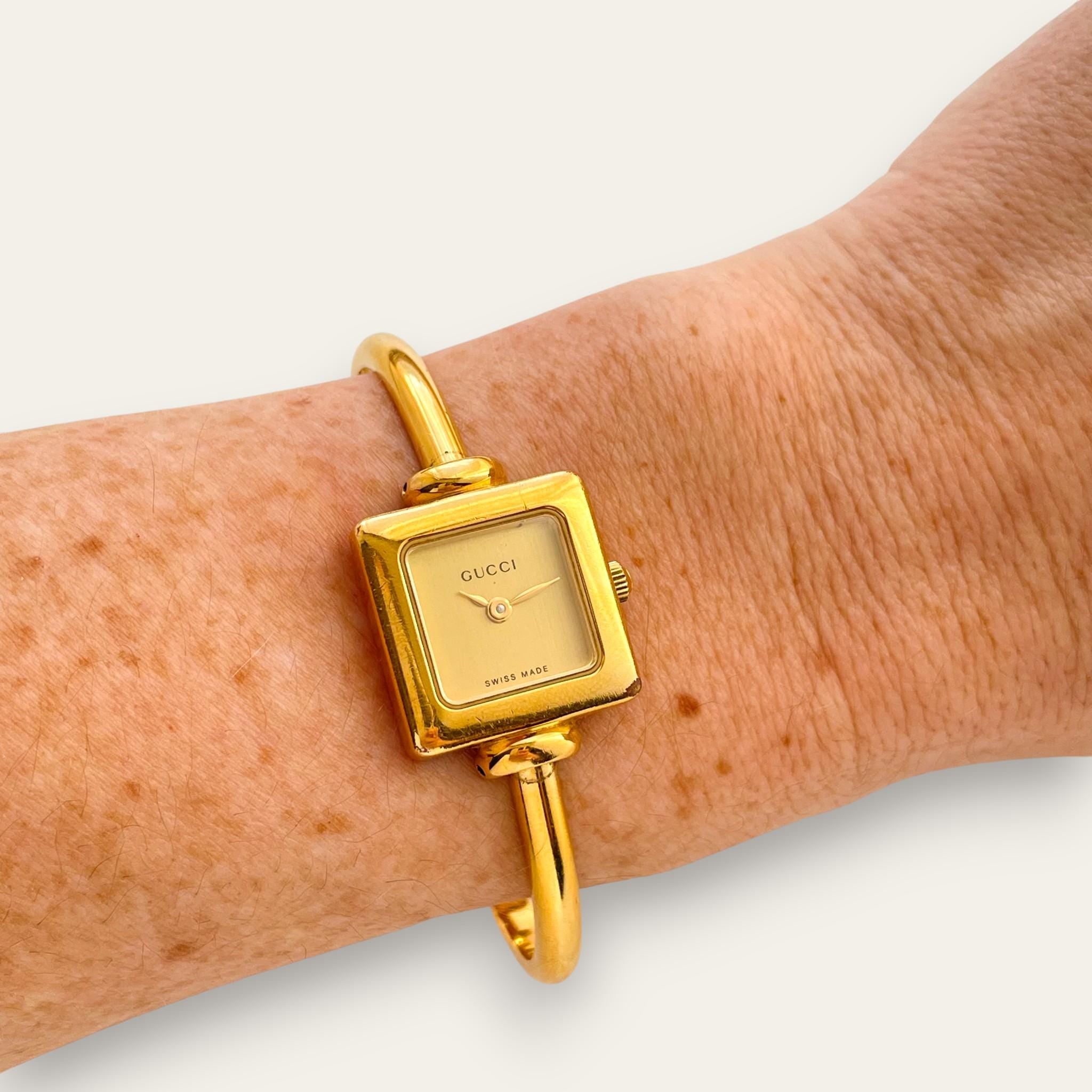 Vintage Gold-Plated Gucci 1900L Bangle Quartz Watch - Square Dial