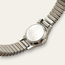 Load image into Gallery viewer, Vintage 1960s Longines Ladies' Mechanical Watch - Faceted Crystal
