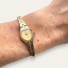 Load image into Gallery viewer, Vintage Ladies Sekonda Gold-Tone Quartz Watch - Heart Shaped Dial

