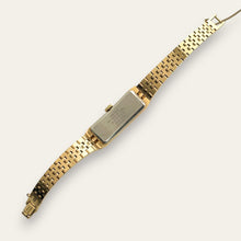 Load image into Gallery viewer, Vintage 1979 Gold-Plated Ladies' Seiko Mechanical Watch with Faceted Glass
