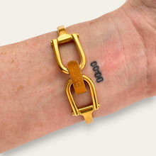 Load image into Gallery viewer, Vintage Ladies' GP Gucci 1500L Bangle Quartz Watch - Gold Dial
